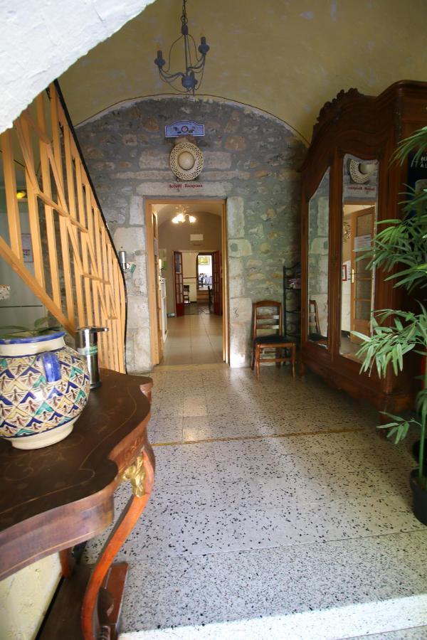 Auberge De La Couronne Lablachère Exterior foto