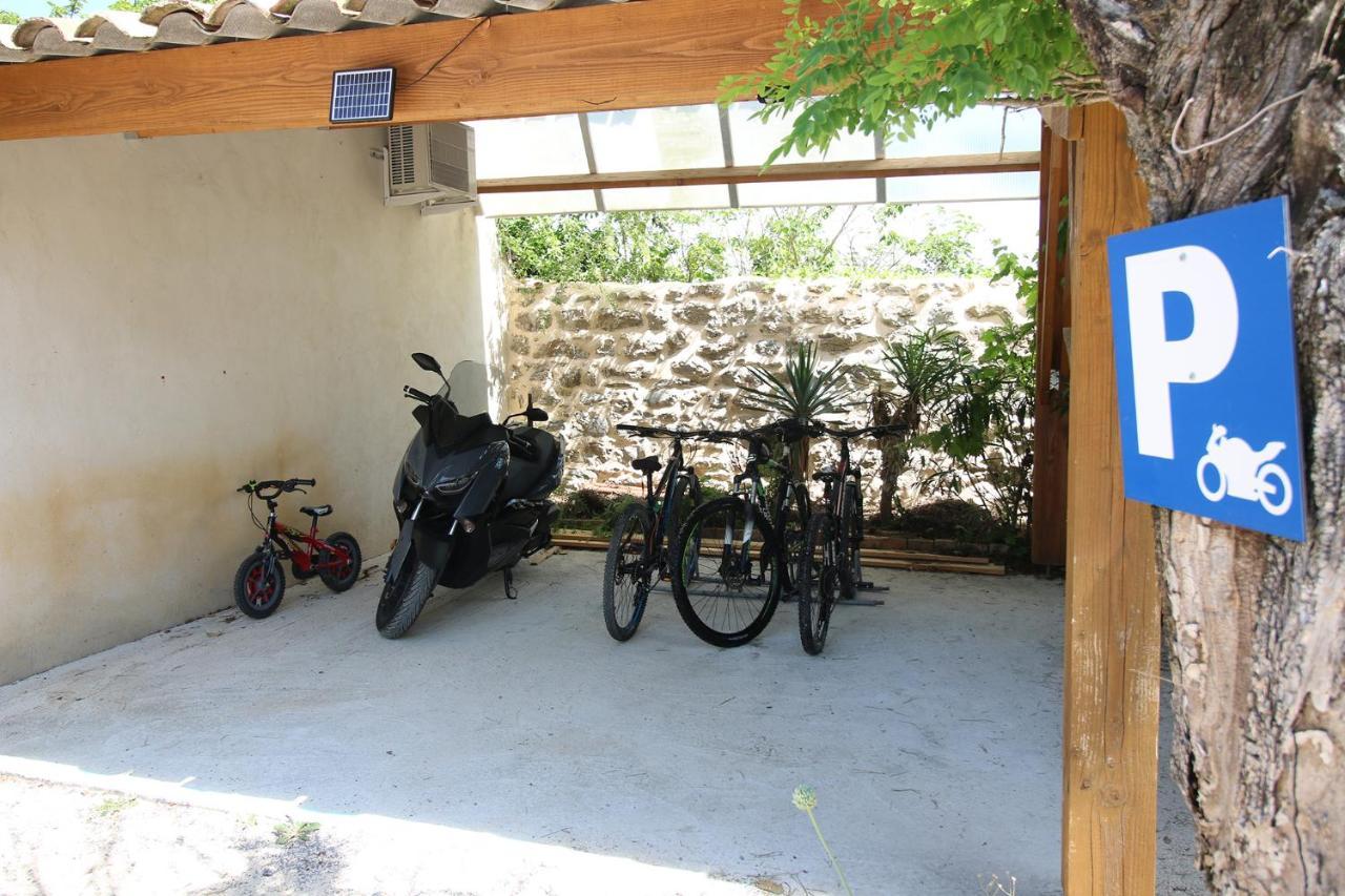 Auberge De La Couronne Lablachère Exterior foto
