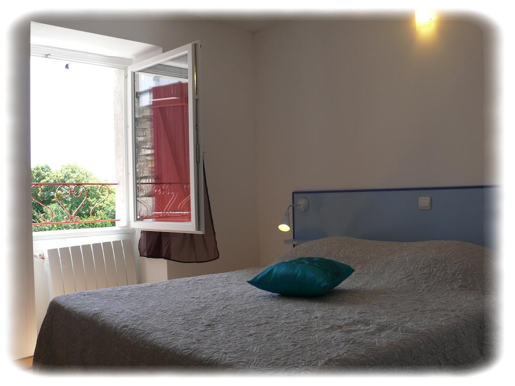 Auberge De La Couronne Lablachère Quarto foto